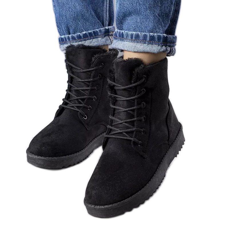 PA1 Bottes isolées noires en éco-daim de Madisyn le noir