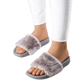 PA1 Claquettes grises avec fourrure Ivoire