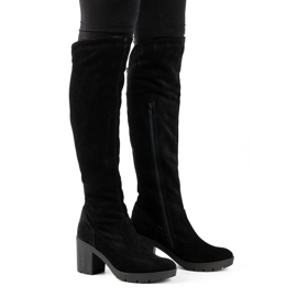 Olivier Bottes en daim noir réchauffées sur le poteau de Margaret