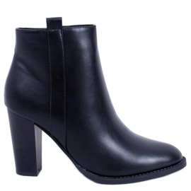 Bottes classiques Alona Black sur le poteau noir