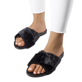 Claquettes Karsyn noires avec fourrure le noir