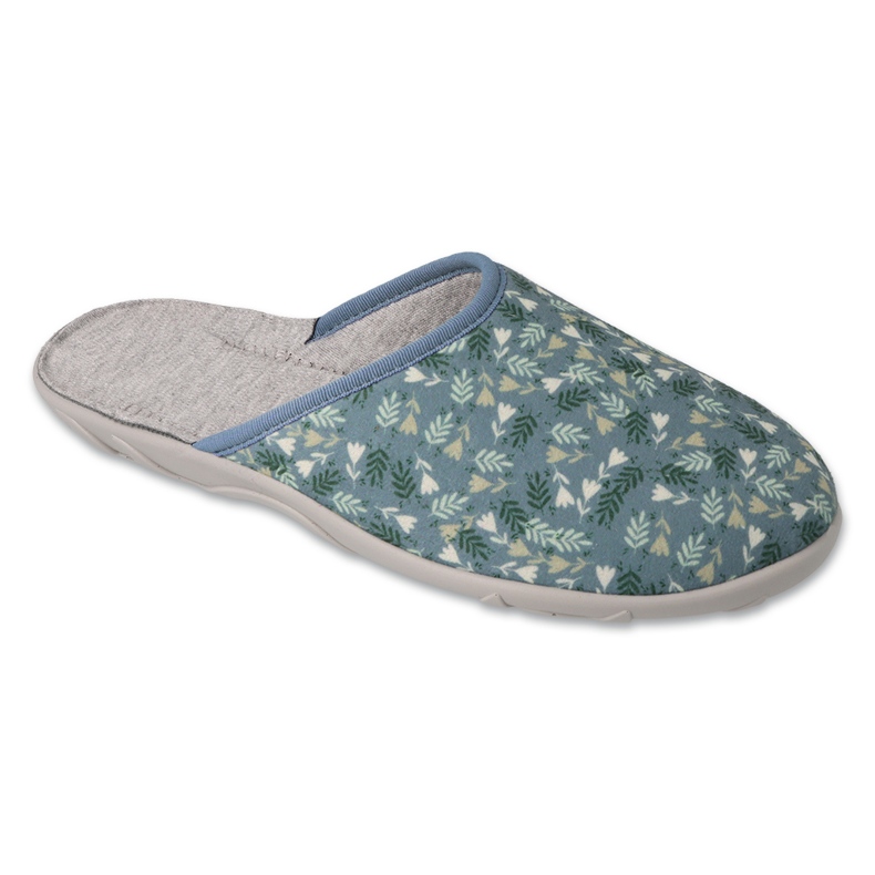 Les femmes grises des femmes Befado dans les feuilles colorées 235d190