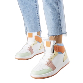 Baskets oranges de Kari blanche