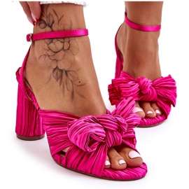 Sandales à la mode avec des arcs à thèmes élevés fuchsia rose