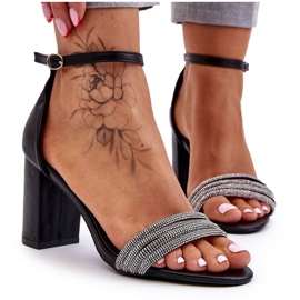 Sandales Élégantes Avec Cubic Zirconia Talons Hauts Noir Laurene le noir