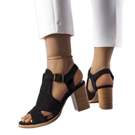 Sandales noires ajourées Courtois