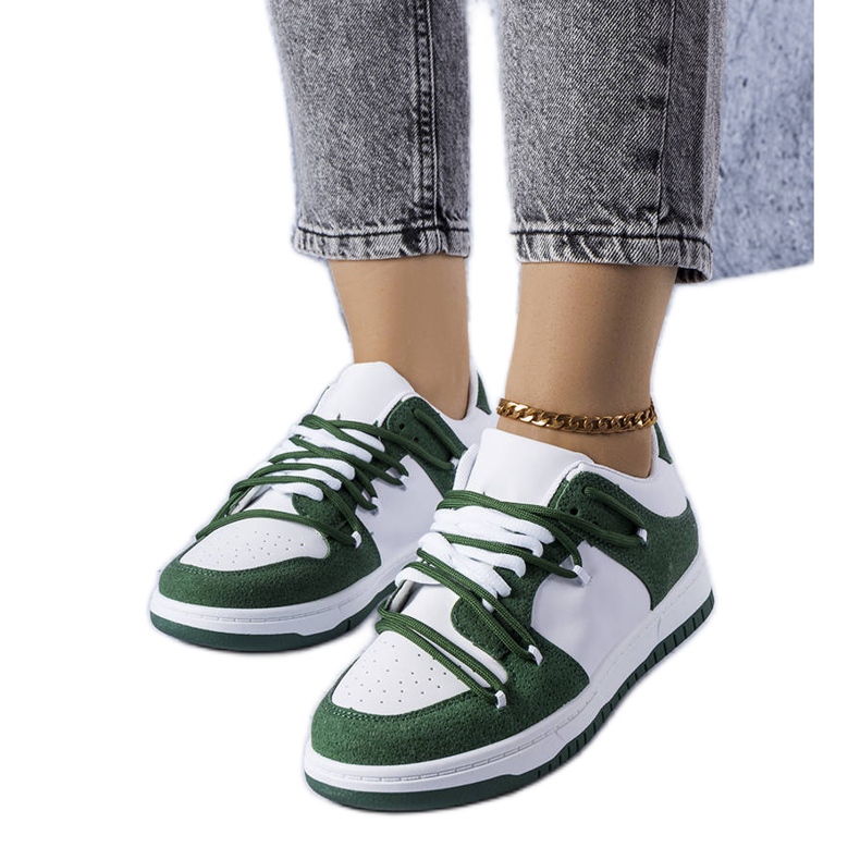 Baskets vertes en matériaux mixtes de Hila blanche