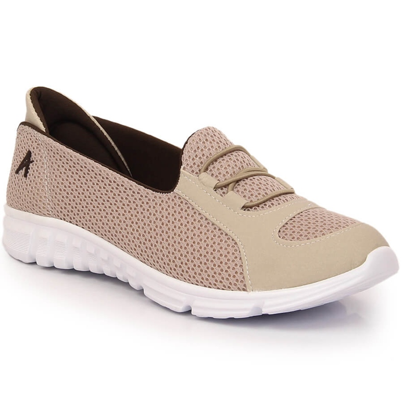 Chaussures de sport beiges confortables à enfiler d'Artiker 50C1167 Chaussures de sport beiges confortables à enfiler d'Artiker 50C1167