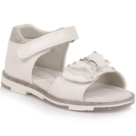 Sandales pour filles avec un papillon velcro blanc Vinceza 36125