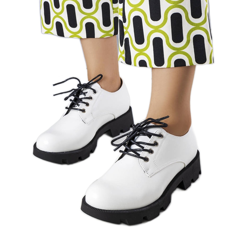 Chaussures blanches Joséphine à semelle massive