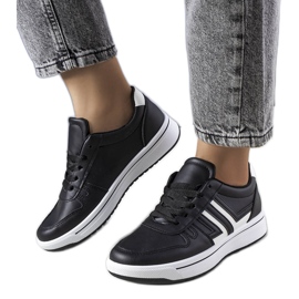 BM Baskets noires avec empiècements blancs Olympia