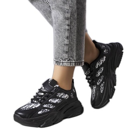 PA1 Baskets noires ornées de l'imprimé Kara