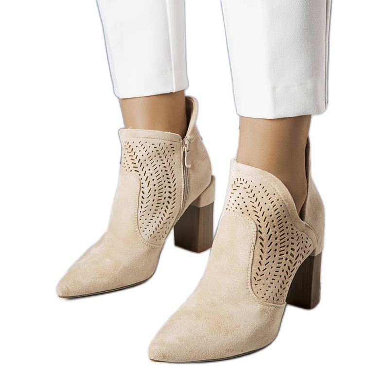 Bottines beiges ajourées Hachée