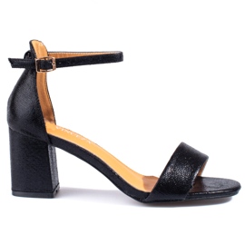 Sandales noires à petits talons de Vinceza