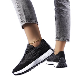Baskets noires avec le monogramme Lanctot le noir