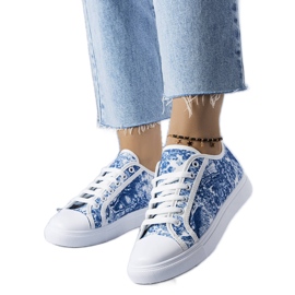 Baskets en textile blanc et bleu Aucoin blanche