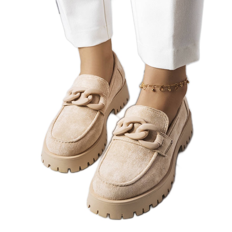 PA1 Seigneurs beige ornés d'une chaîne Arpin