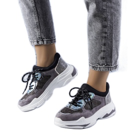 Baskets grises ornées d'empiècements Savard