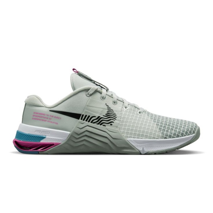 Chaussures Nike Metcon 8 W DO9327-004 vert