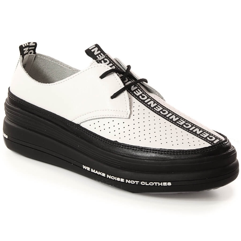 Chaussures en cuir pour femmes sur la plate-forme blanc Filippo DP3624/23 blanche