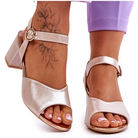 Vinceza Sandales en cuir confortables sur un talon doré Bellamy