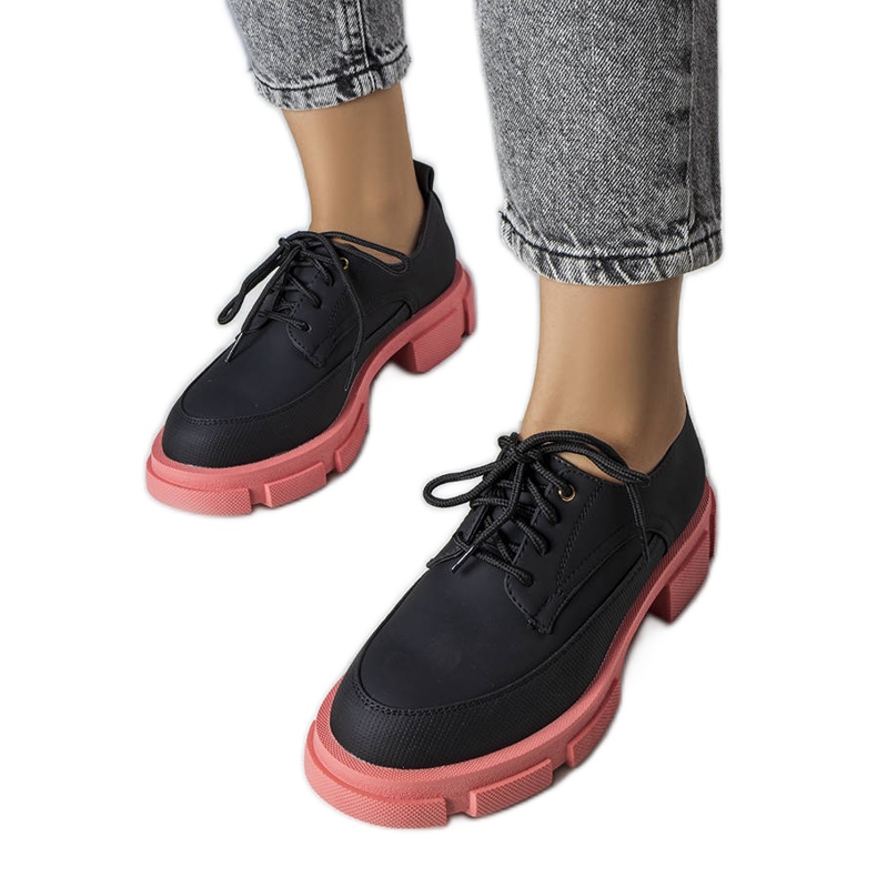 Chaussures noires à semelle massive de Kay le noir