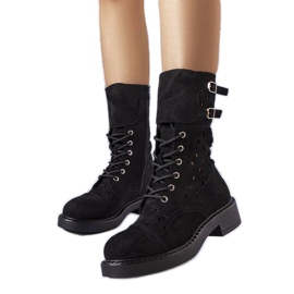 Bottes Legault noires ajourées le noir