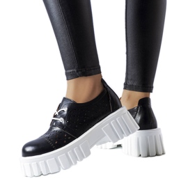 Chaussures massives ajourées noires Camus le noir