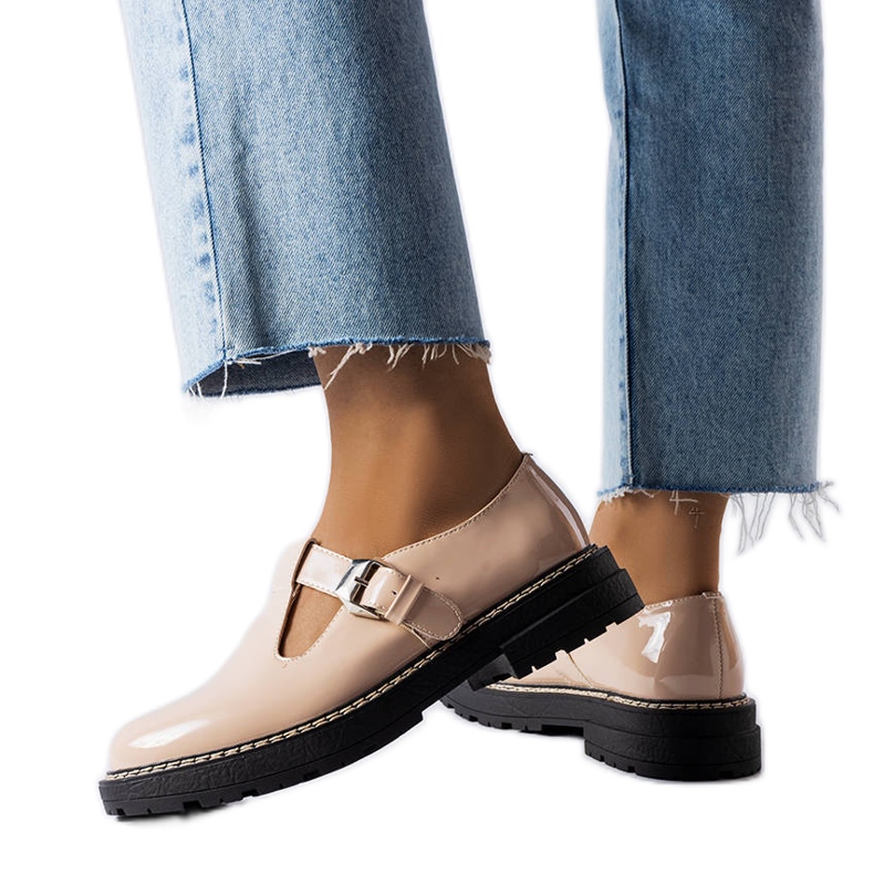 PA1 Chaussures laquées beiges de chez Vaden PA1 Chaussures laquées beiges de chez Vaden