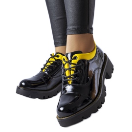 Chaussures en cuir verni noir et jaune Amandier