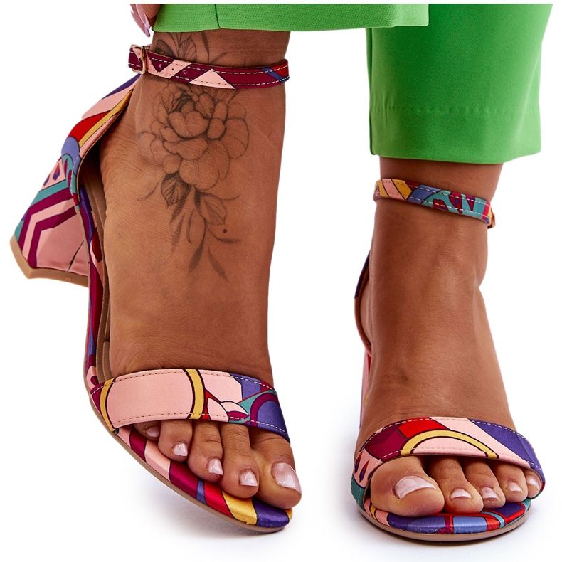 FB1 Sandales en satin à talons bas et motifs Quincy violets et roses