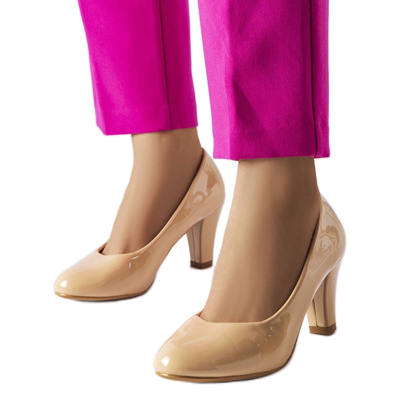 BM Escarpins en cuir verni beige Burkett