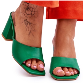 Pantoufles classiques en cuir vert Loara pour femmes
