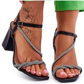 Sandales En Cuir Avec Strass Sur Talons Noir Carlotta