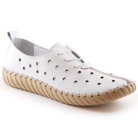 Chaussures femme confortables en cuir ajouré blanc Artiker 48C0567