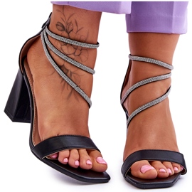 Sandales à la mode avec des zircons Carma noir