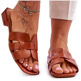 FJ1 Pantoufles en cuir Fendy camel classiques pour femmes brun