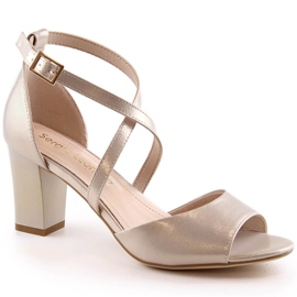 Sandales dorées en satin pour femmes élégantes sur le poteau Sergio Leone SK862