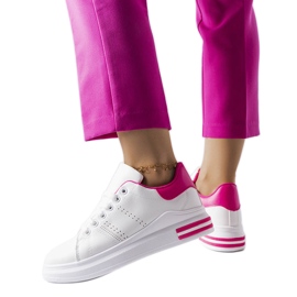 Baskets blanches avec un accent rose de Davisson