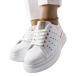 BM Baskets blanches avec perforation Chalut colorée