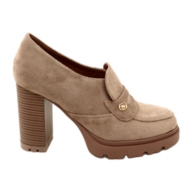 Evento Mocassins à la mode sur la plate-forme et la barre beige Evento Mocassins à la mode sur la plate-forme et la barre beige