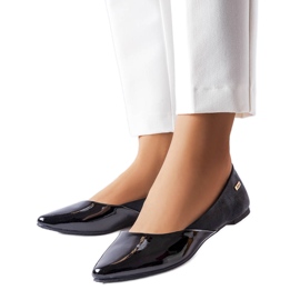 Ballerines élégantes laquées noires de Valpan le noir
