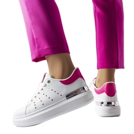 Baskets blanches avec perforation Chalut colorée