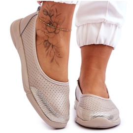 Ballerines beiges ouvertes en cuir féminine