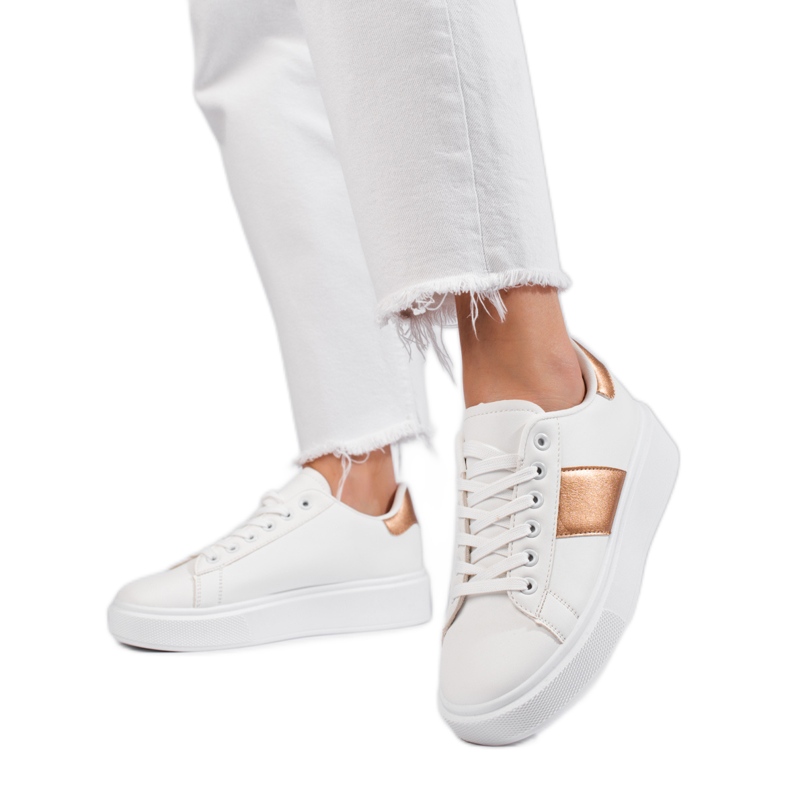 Baskets blanches pour femmes sur la plateforme Shelovet