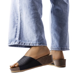 Claquettes compensées ajourées noires Bourque