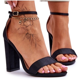 Sandales à talons hauts en satin Noir Linsy