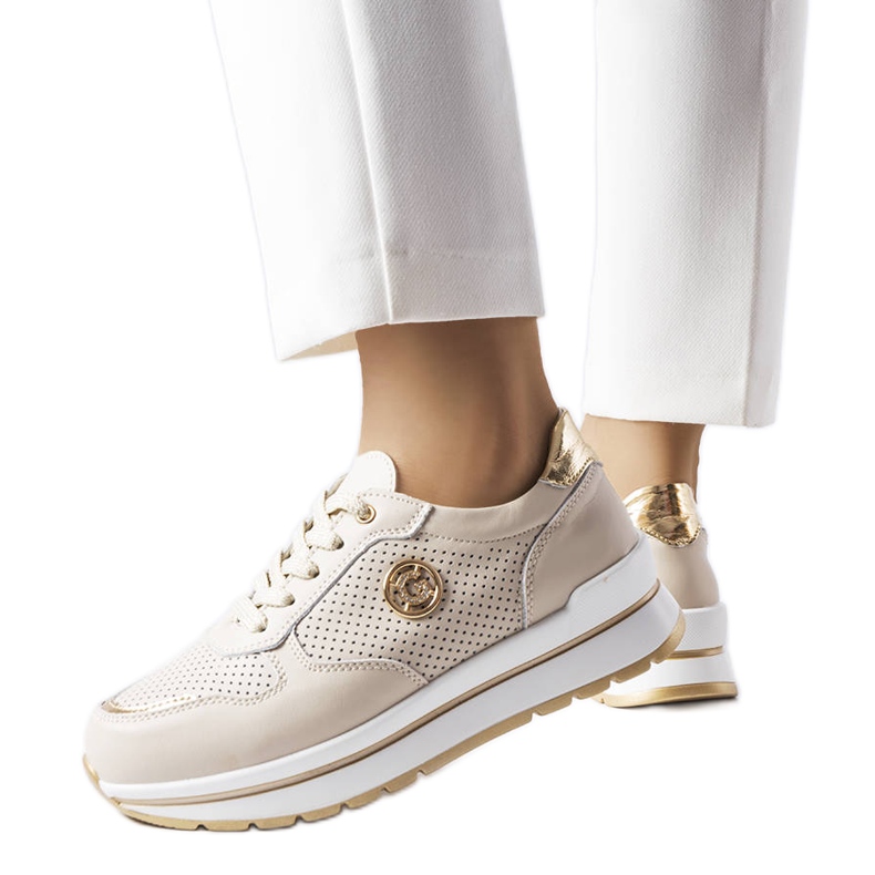 Chaussures en cuir ajouré beige Talbot Chaussures en cuir ajouré beige Talbot