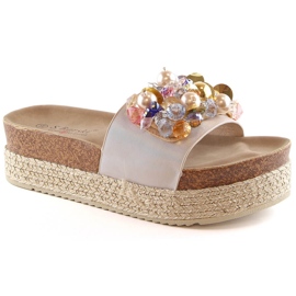 Espadrilles pour femmes sur la plate-forme avec des perles beige S.Barski Kv 578-1