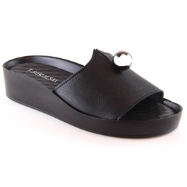 Chaussons femme cuir noir T.Sokolski L22-312